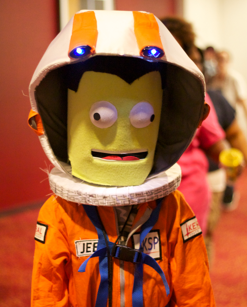 Illustration for article titled Dragon Con Day 1: Cosplayers Create a World Full of Terror and Wonder